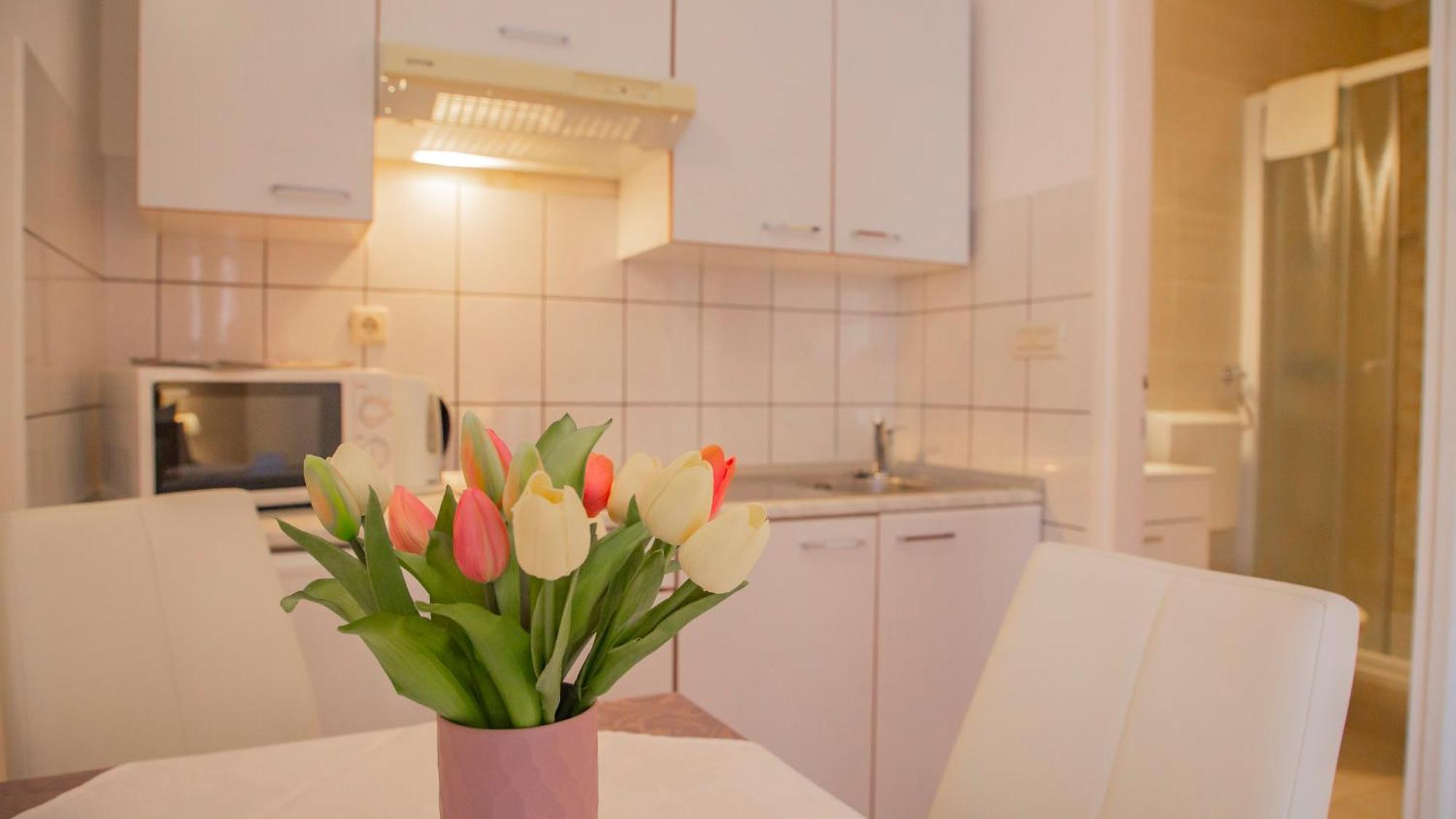 Baska Voda Apartments - Steps From The Beach, Free Parking, Central Location מראה חיצוני תמונה
