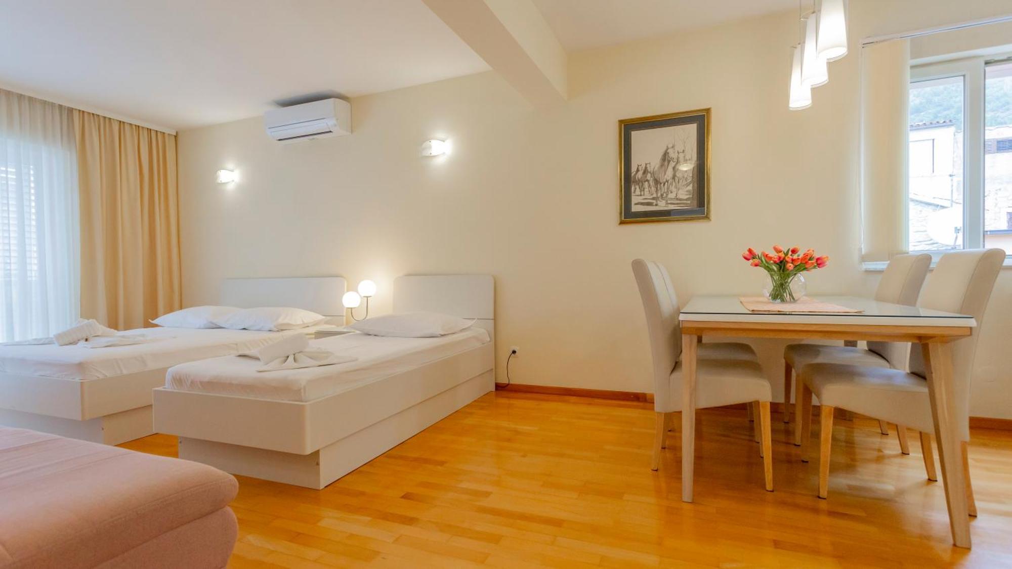 Baska Voda Apartments - Steps From The Beach, Free Parking, Central Location מראה חיצוני תמונה
