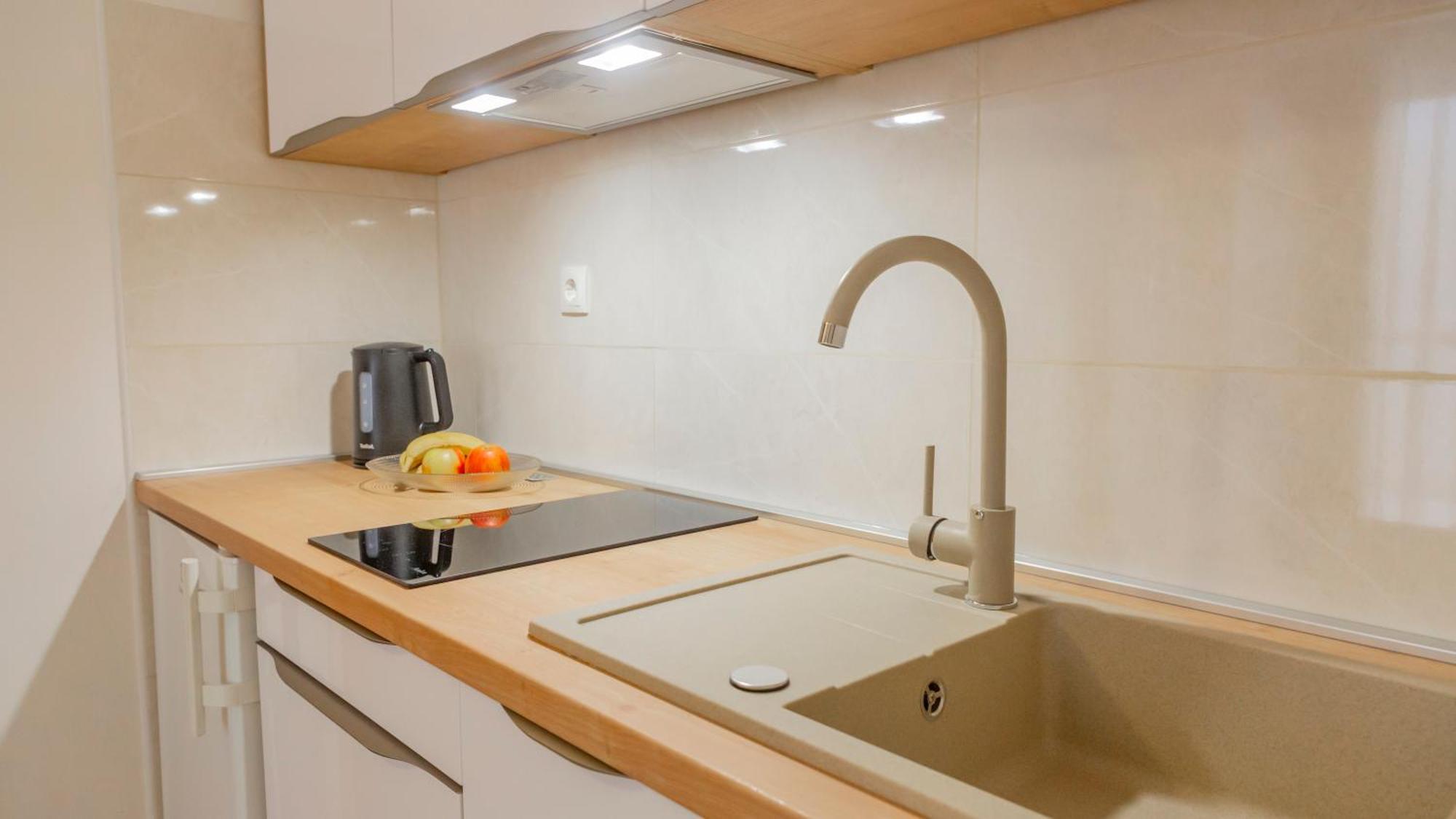 Baska Voda Apartments - Steps From The Beach, Free Parking, Central Location מראה חיצוני תמונה