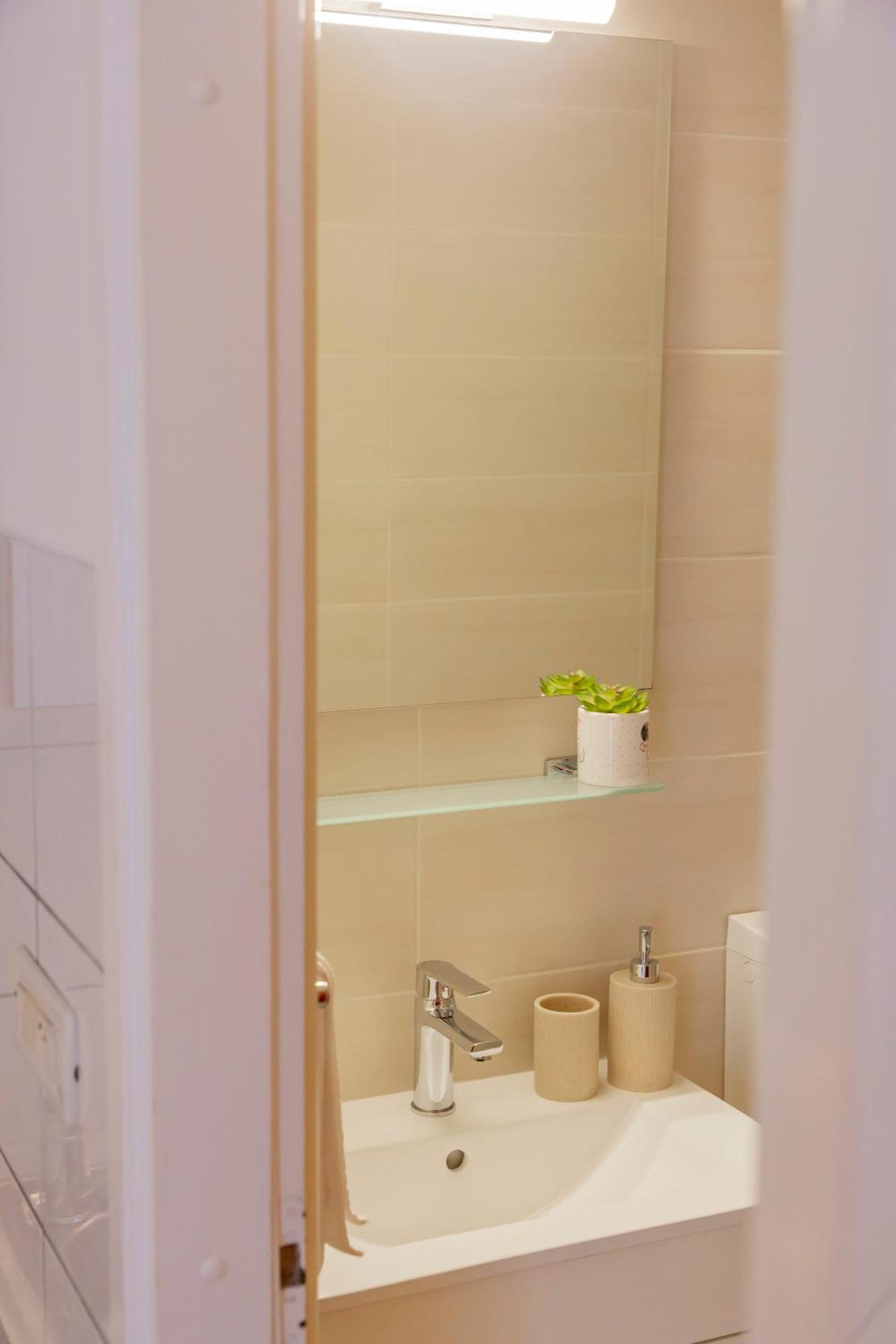 Baska Voda Apartments - Steps From The Beach, Free Parking, Central Location מראה חיצוני תמונה