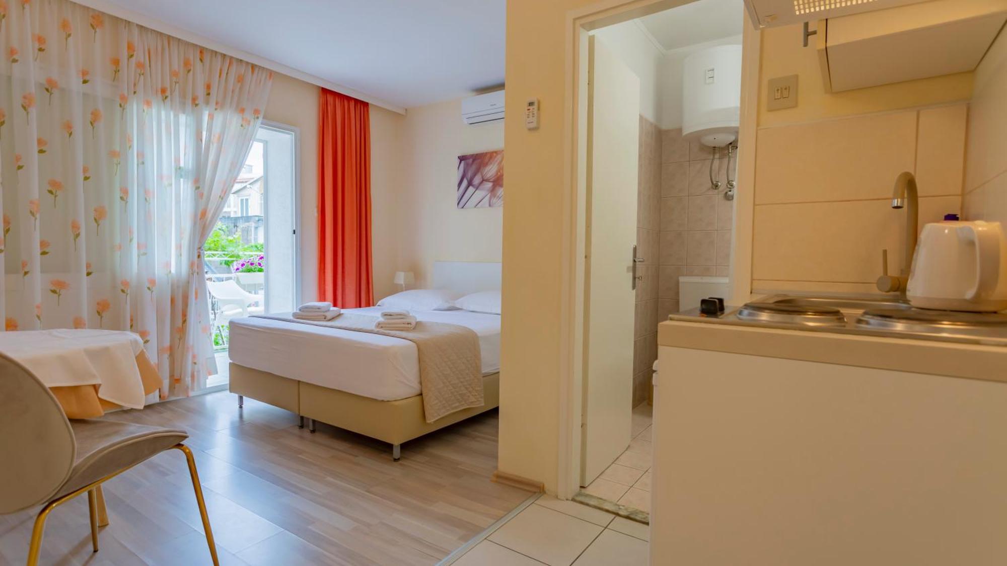 Baska Voda Apartments - Steps From The Beach, Free Parking, Central Location מראה חיצוני תמונה