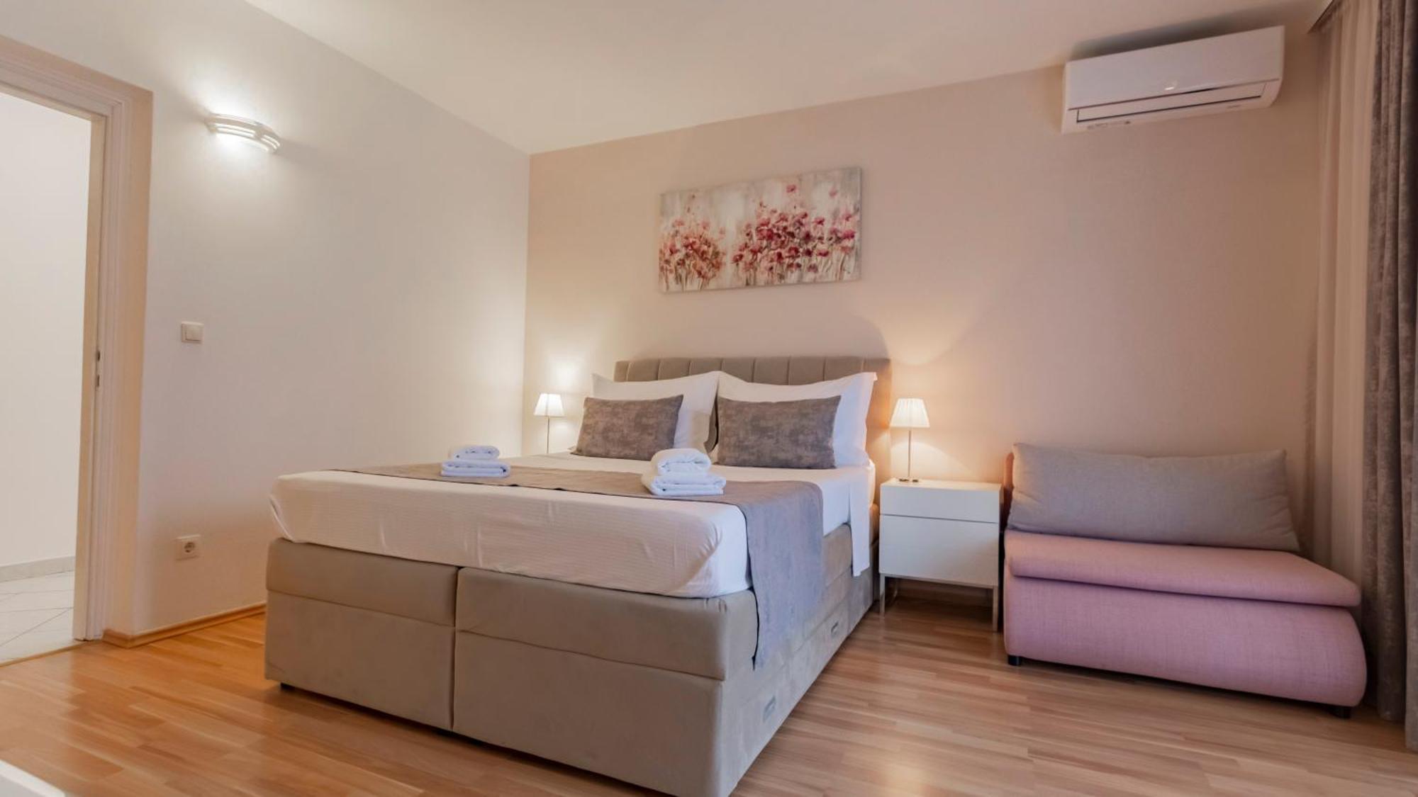 Baska Voda Apartments - Steps From The Beach, Free Parking, Central Location מראה חיצוני תמונה