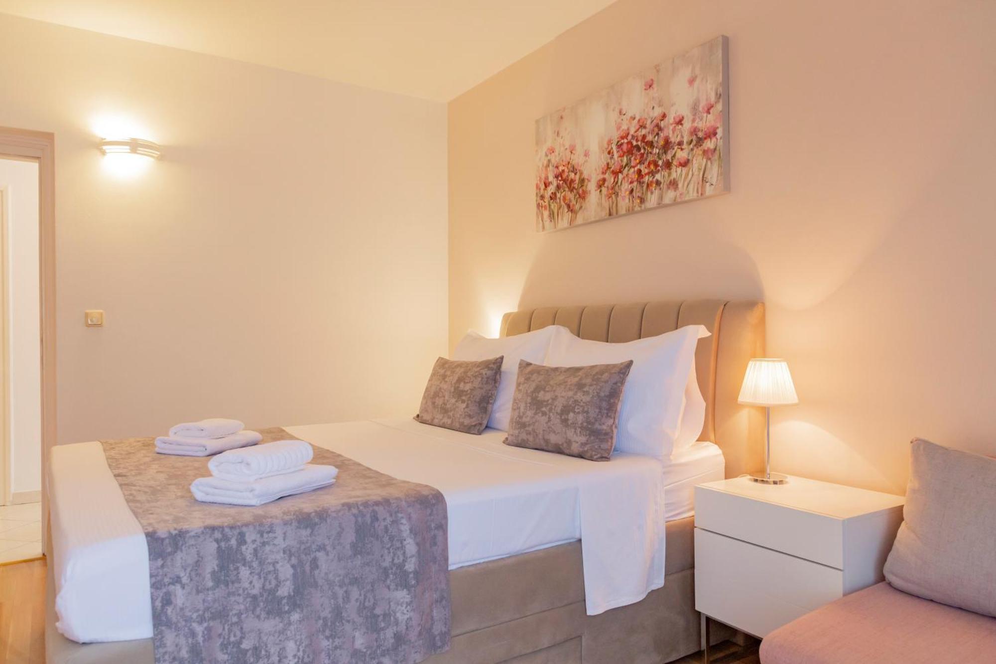 Baska Voda Apartments - Steps From The Beach, Free Parking, Central Location מראה חיצוני תמונה