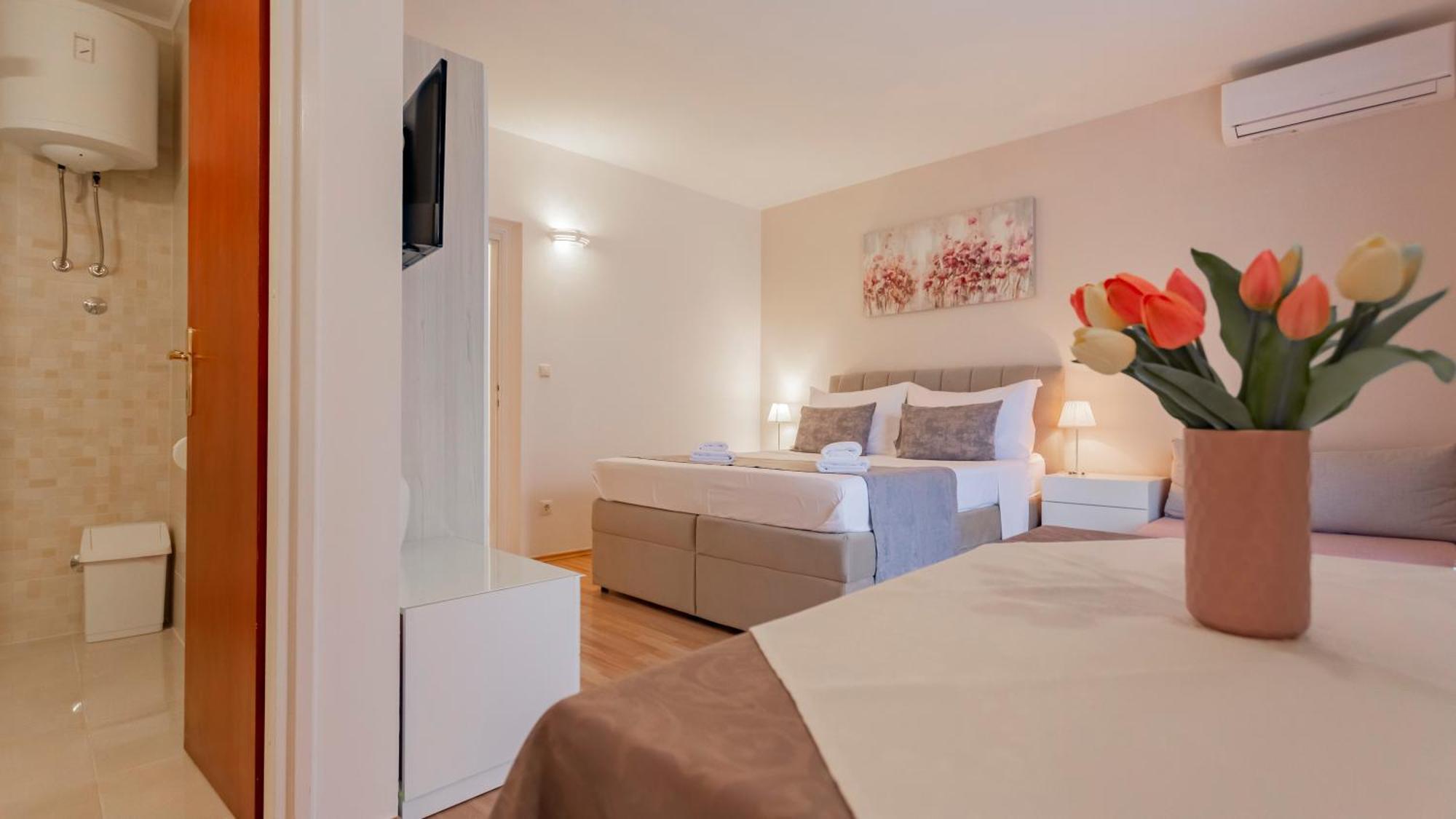 Baska Voda Apartments - Steps From The Beach, Free Parking, Central Location מראה חיצוני תמונה