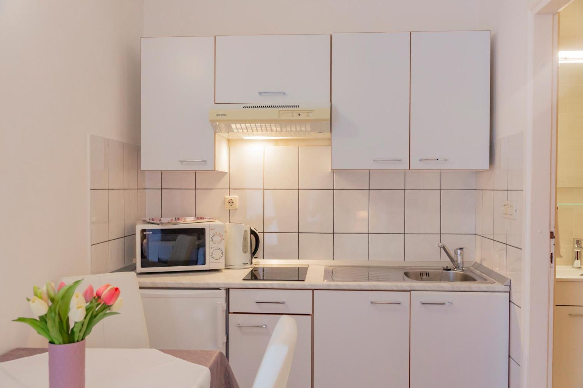 Baska Voda Apartments - Steps From The Beach, Free Parking, Central Location מראה חיצוני תמונה