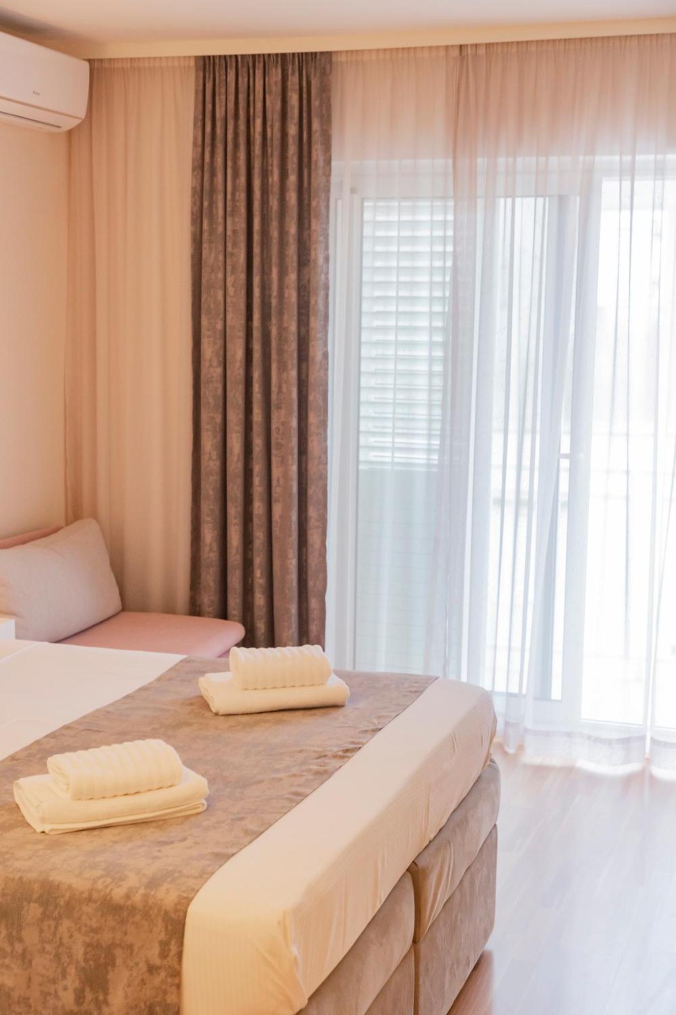 Baska Voda Apartments - Steps From The Beach, Free Parking, Central Location מראה חיצוני תמונה