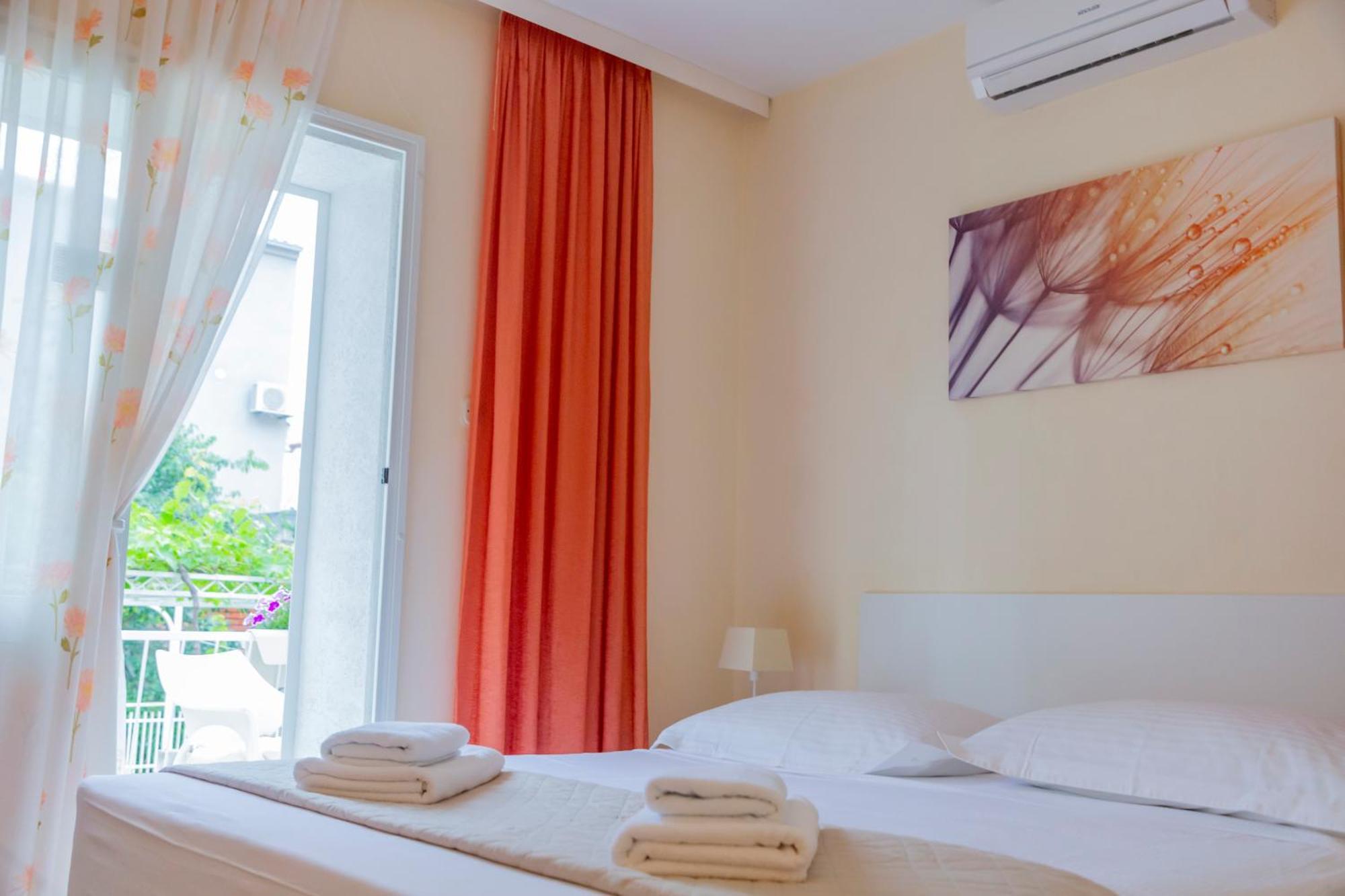 Baska Voda Apartments - Steps From The Beach, Free Parking, Central Location מראה חיצוני תמונה