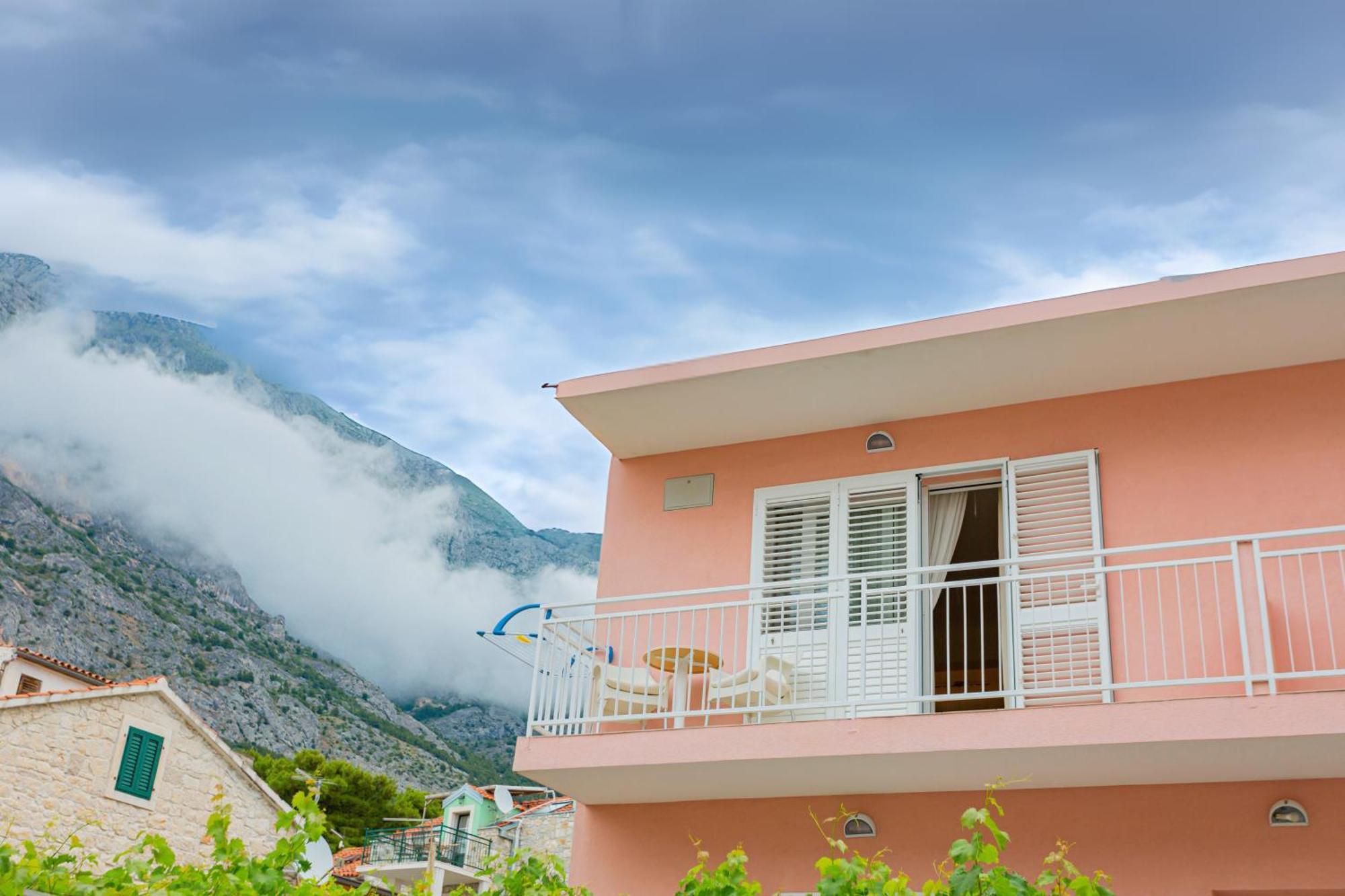 Baska Voda Apartments - Steps From The Beach, Free Parking, Central Location מראה חיצוני תמונה